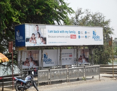Best OOH Ad agency in Mumbai, Bus Shelter Hoardings Rates in Powai Bus Stop Mumbai